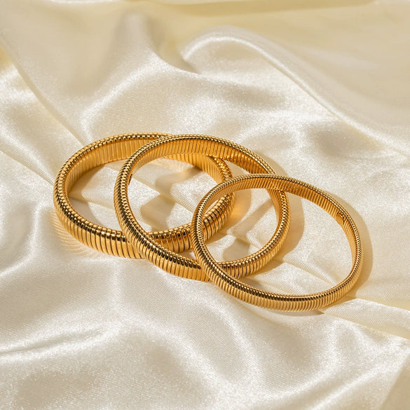 Wholesale Simple Stainless Steel And Titanium Steel Multi Layer Exaggerated Women's Bracelet With 18K Gold Plated Electroplating And Geometric Style