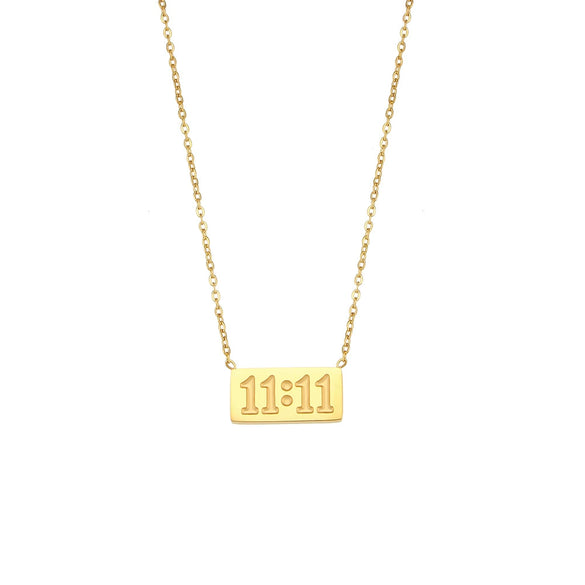 Wholesale Simple Stainless Steel 18K Gold Plated Letter Square Necklace For Women With Electroplating Process