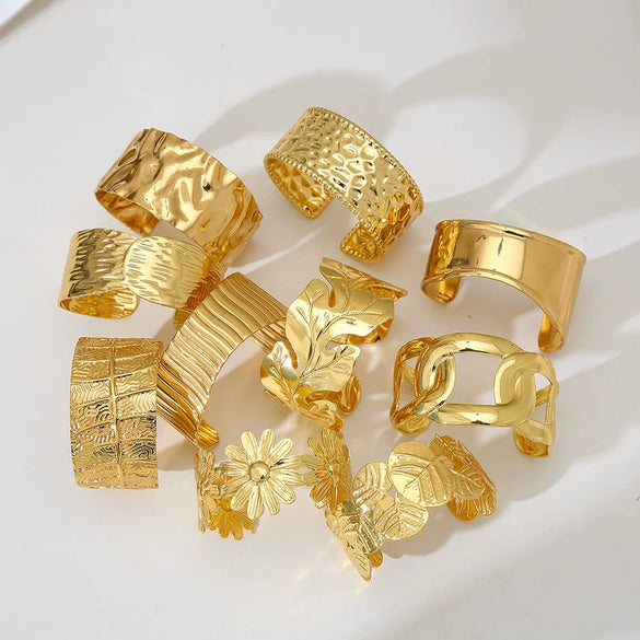 Wholesale Simple Stainless Steel 18K Gold Plated Open Wave Glossy Bracelet For Women