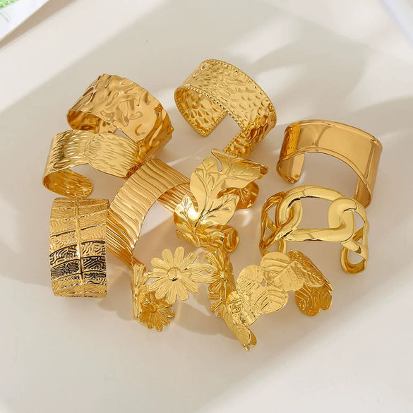 Wholesale Simple Stainless Steel 18K Gold Plated Open Wave Glossy Bracelet For Women