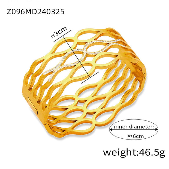 Wholesale Simple Style Hollow Titanium Steel Electroplated Bracelet Jewelry