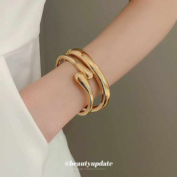 Wholesale Simple Temperament High Sense Light Luxury Niche Cold Wind Alloy Electroplated Bracelet