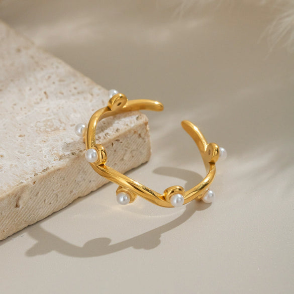Wholesale Simple Versatile Geometric Pearl Ring For Women Stainless Steel With Electroplating