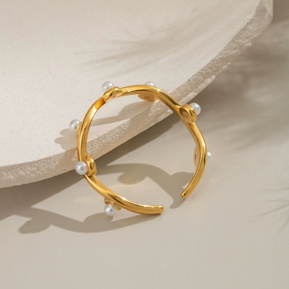 Wholesale Simple Versatile Geometric Pearl Ring For Women Stainless Steel With Electroplating