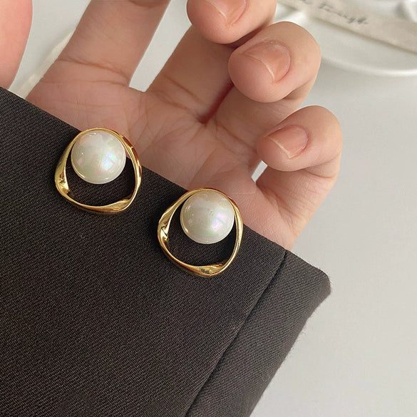 Wholesale Small Pearl Stud Earrings With 925 Silver Needles And Mosquito Coil Ear Clips Geometric Alloy Earrings Set With Pearls Simple Style
