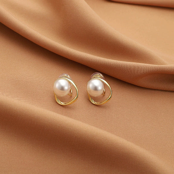 Wholesale Small Pearl Stud Earrings With 925 Silver Needles And Mosquito Coil Ear Clips Geometric Alloy Earrings Set With Pearls Simple Style
