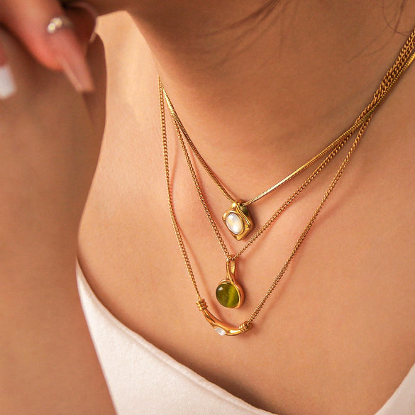 Wholesale Small Stainless Steel And Titanium Steel Pendant Necklace With Inlaid Cat's Eye Stone In Heart And Geometric Shapes 18K Vacuum Plated In Furnace For Women