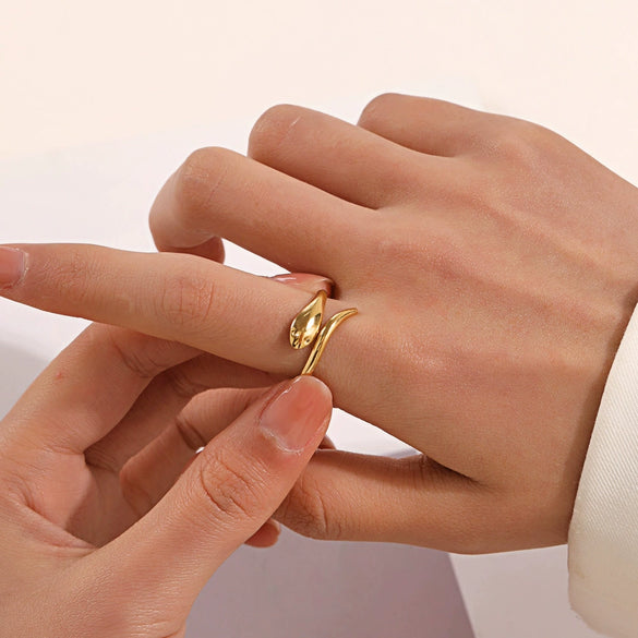 Wholesale Snake Ring Stainless Steel 18K Gold Plated Animal Zodiac Style For Ladies