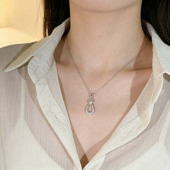Wholesale Snakeshaped Geometric Horseshoe Pendant Titanium Steel Necklace With Zircon Design For Women