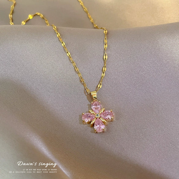 Wholesale Stainless Steel And Copper Geometric Lucky Grass Micro Diamond Plated Necklace Unisex Fine Style Clavicle Chain Accessories