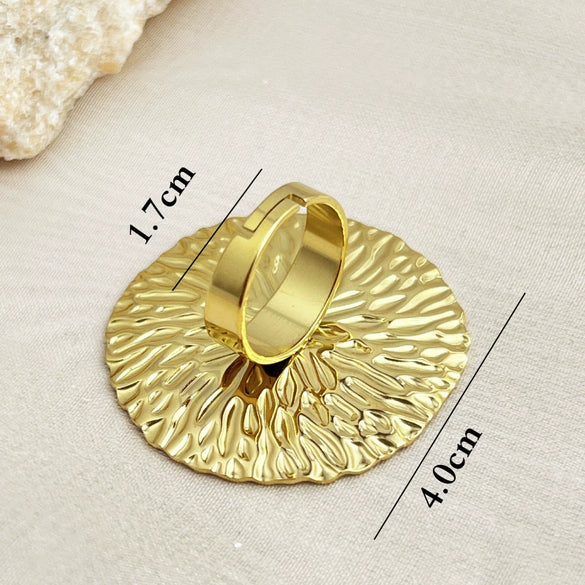 Wholesale Stainless Steel And Titanium Steel Couple Ring Retro Heart Shape Electroplated Unisex Trendy Light Luxury