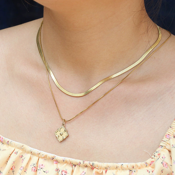 Wholesale Stainless Steel And Titanium Steel Double Layer Stacked Clavicle Chain Snake Bone Chain With Geometric Pattern 18K Gold Plated Electroplating For Women