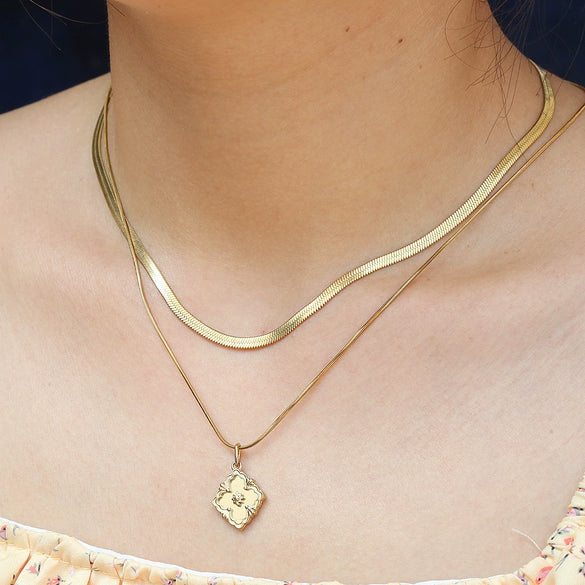 Wholesale Stainless Steel And Titanium Steel Double Layer Stacked Clavicle Chain Snake Bone Chain With Geometric Pattern 18K Gold Plated Electroplating For Women