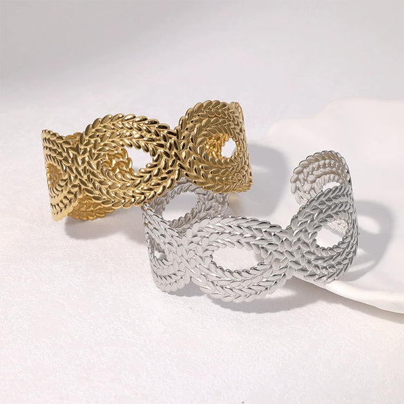Wholesale Stainless Steel And Titanium Steel Electroplated Open Bracelet For Women With Hollow Light Luxury And Highend Niche Design