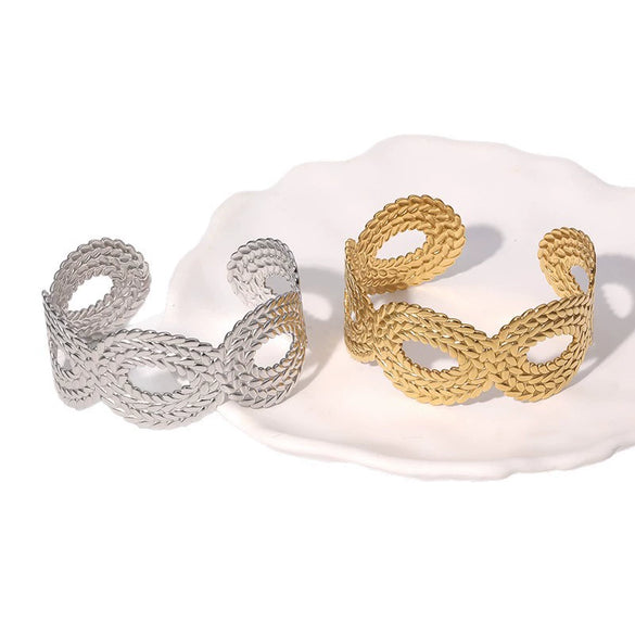Wholesale Stainless Steel And Titanium Steel Electroplated Open Bracelet For Women With Hollow Light Luxury And Highend Niche Design