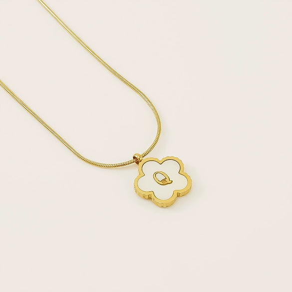 Wholesale Stainless Steel And Titanium Steel Five Leaf Clover And Letter Pendant Necklace With Electroplating Fashion Style