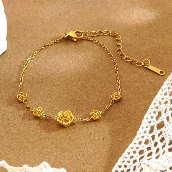 Wholesale Stainless Steel And Titanium Steel Flower Jewelry Set For Women With Electroplating And O Word Chain Design