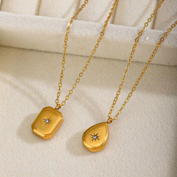 Wholesale Stainless Steel And Titanium Steel Geometric Eightpointed Star Necklace For Women With Electroplating Treatment And Cross Chain