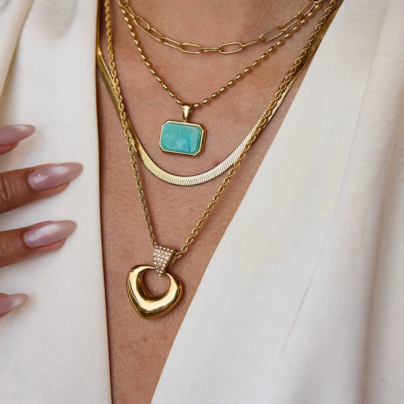 Wholesale Stainless Steel And Titanium Steel Geometric Heart Hollow Pendant Regular Chain Necklace With Electroplating For Women