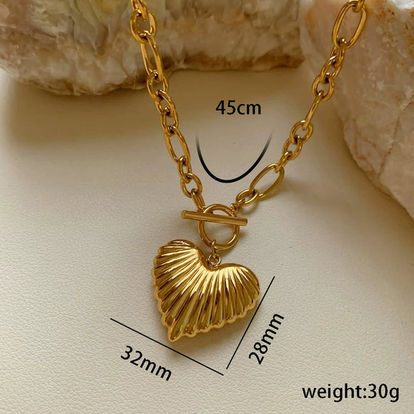 Wholesale Stainless Steel And Titanium Steel Geometric Heartshaped Pendant Necklace 18K Goldplated Hiphop Internet Celebrity Style