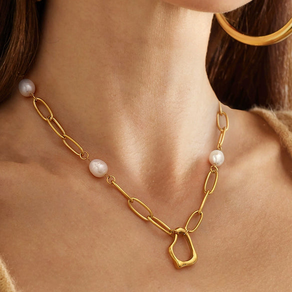 Wholesale Stainless Steel And Titanium Steel Pearl Necklace With Wave Pattern And Electroplating For Women