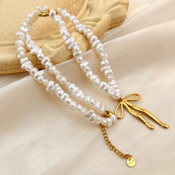 Wholesale Stainless Steel And Titanium Steel Retro Ushape Bow Clavicle Chain Necklace With Gold Plated Electroplating Treatment Unisex