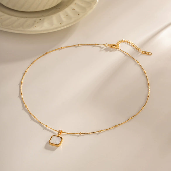 Wholesale Stainless Steel And Titanium Steel Women's Geometric Square Pendant Necklace With 14K Gold Plated Electroplating Treatment