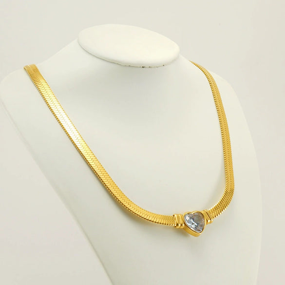 Wholesale Stainless Steel Blade Chain Love Zircon Heartshaped Necklace With Electroplating For Women Fashion Style