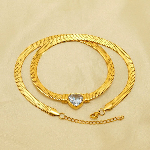 Wholesale Stainless Steel Blade Chain Love Zircon Heartshaped Necklace With Electroplating For Women Fashion Style