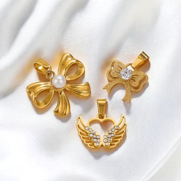 Wholesale Stainless Steel Bow And Butterfly Pendant Necklace For Ladies With 18K Gold Plated Electroplating