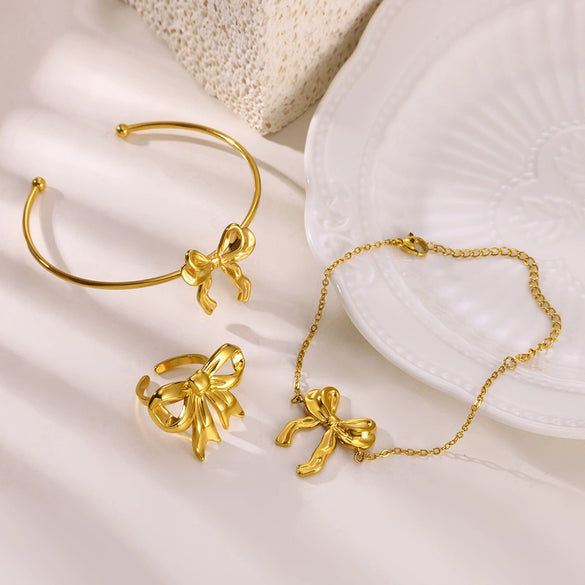 Wholesale Stainless Steel Bow Earrings And Clavicle Chain Set With 18K Gold Electroplating For Women