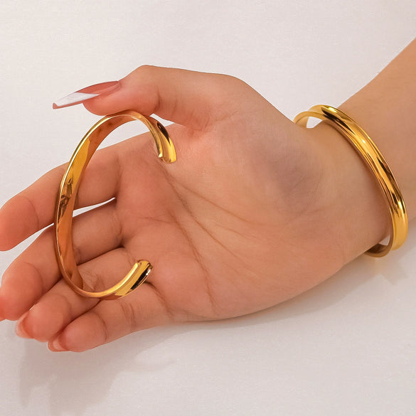 Wholesale Stainless Steel C Shaped Open Bracelet Gold Plated 18K Non Fading With Electroplating Treatment