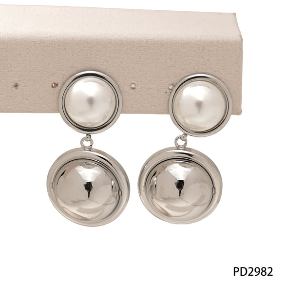 Wholesale Stainless Steel Color Matching Round Pearl Earrings With Geometric Design And Electroplating