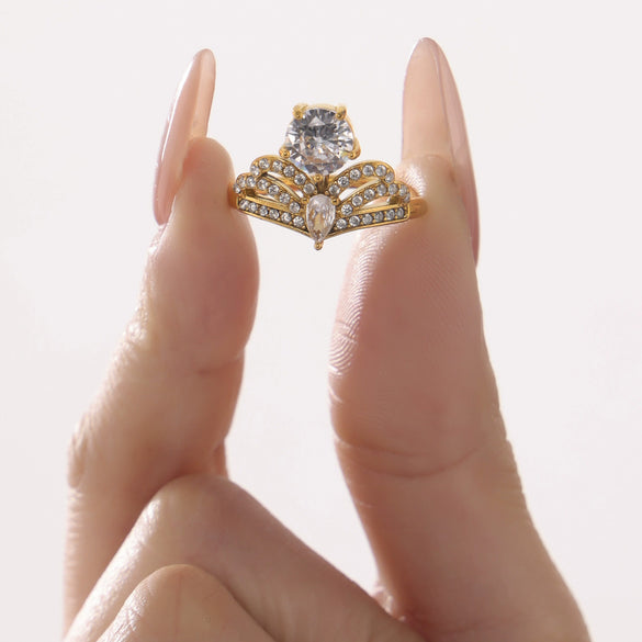 Wholesale Stainless Steel Crown Pattern Women's Ring With Electroplating