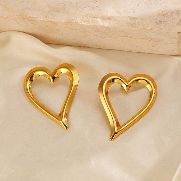 Wholesale Stainless Steel Cshaped And Loveshaped Exaggerated Hollow Electroplated Ladies Hiphop Style Earrings