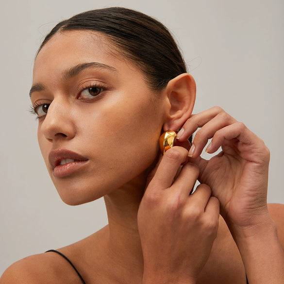 Wholesale Stainless Steel Cshaped And Ushaped Light Luxury Simple Niche Women's Earrings With Electroplating Gold And Silver Colormatching