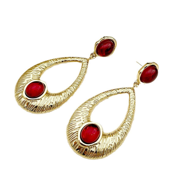 Wholesale Stainless Steel Cshaped Pearl Earrings With Geometric Pattern And Pastoral Style Electroplated