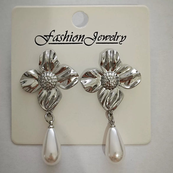 Wholesale Stainless Steel Earrings For Women With Leaf And Geometric Patterns Electroplated Design