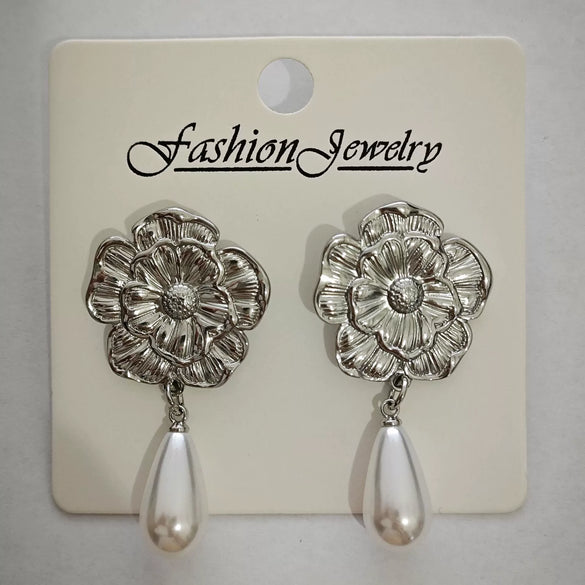 Wholesale Stainless Steel Earrings For Women With Leaf And Geometric Patterns Electroplated Design
