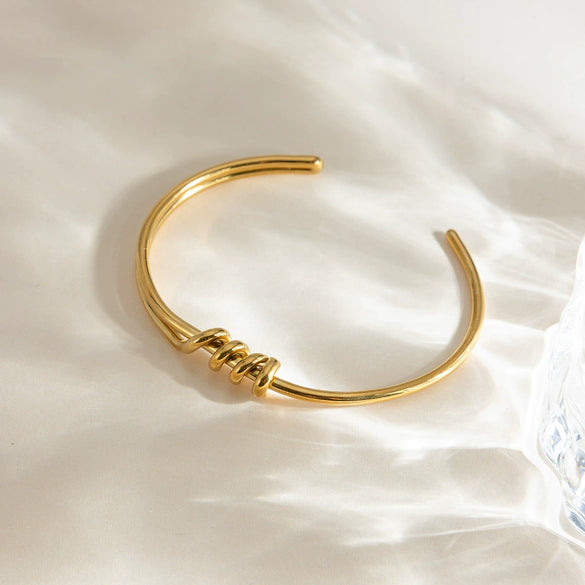 Wholesale Stainless Steel Electroplated Asymmetrical Line Geometric Open Bracelet