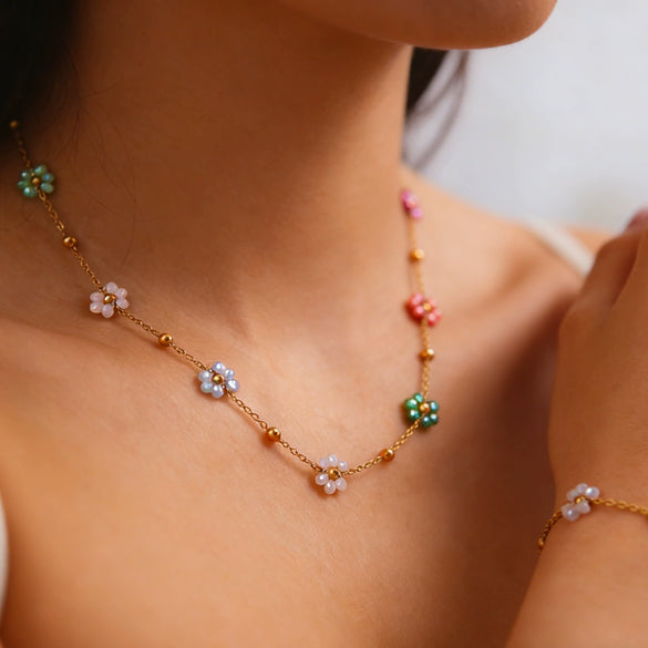 Wholesale Stainless Steel Electroplated Floral Necklace And Bracelet Set For Women