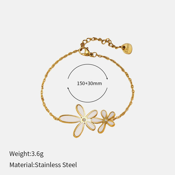 Wholesale Stainless Steel Electroplated Flower Necklace And Bracelet Set For Women