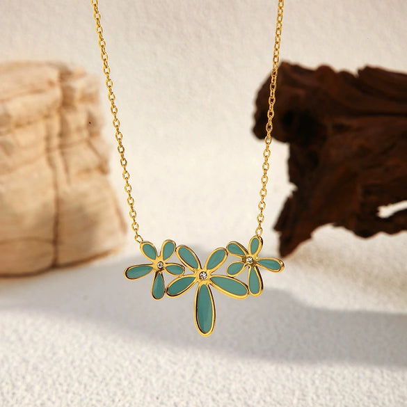 Wholesale Stainless Steel Electroplated Flower Necklace And Bracelet Set For Women