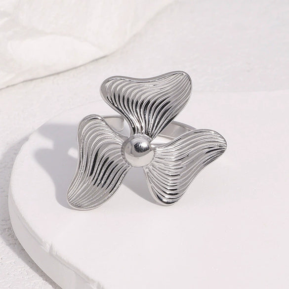 Wholesale Stainless Steel Electroplated Flower Pattern Open Ring Hand Jewelry For Women