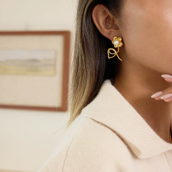 Wholesale Stainless Steel Electroplated Geometric Flower Cut Out Earrings For Women