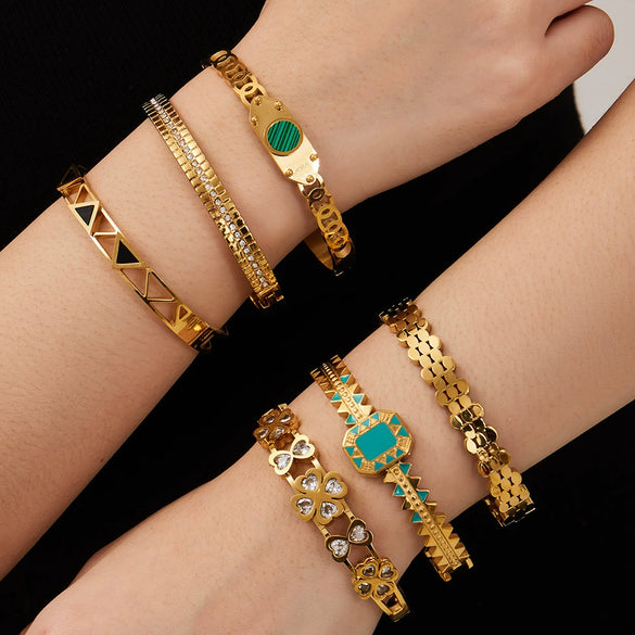 Wholesale Stainless Steel Electroplated Geometric Triangular Tooth Pattern Oil Drip Clasp Bracelet Set