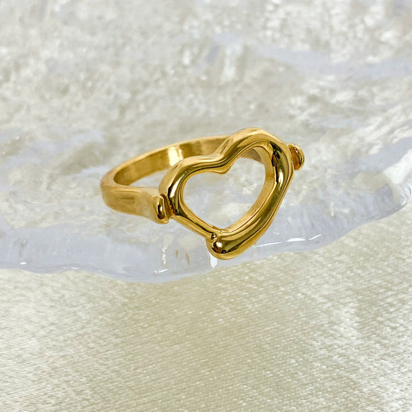 Wholesale Stainless Steel Electroplated Heart Hollow Ring For Women