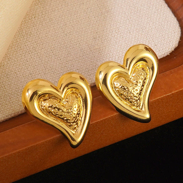Wholesale Stainless Steel Electroplated Heartshaped Retro Fashion Earrings For Women
