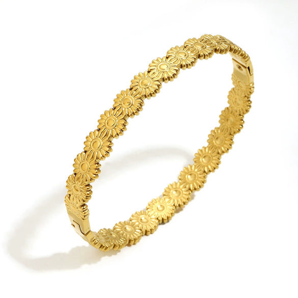 Wholesale Stainless Steel Electroplated 18K Gold Daisy Buckle Bracelet For Women In Fashion Style