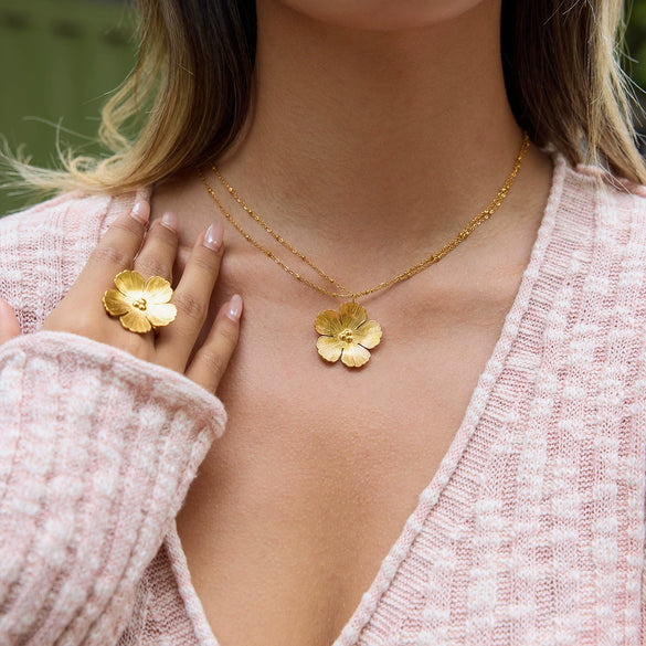 Wholesale Stainless Steel Electroplated 18K Gold Fivepetal Flower Necklace And Ring Set For Women